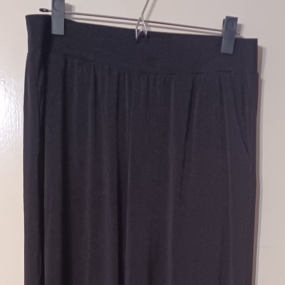 Jones New York Women's Black Silkey Pants Size M